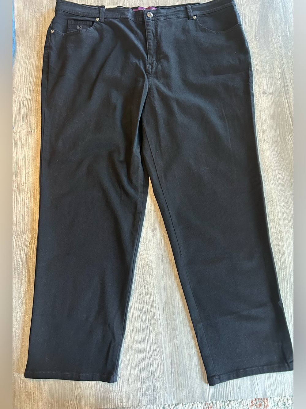 Gloria Vanderbilt Women's Amanda Stretch Classic Fit Taper Legs Jeans Black 24W